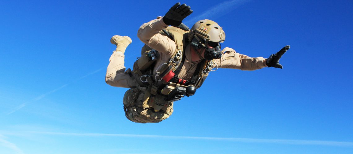 Parachute Oxygen Systems for Military - SOLR™ | Airborne Systems